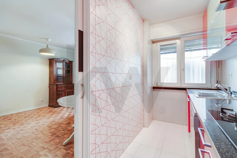 Apartamento T2 para Arrendamento em Lumiar Foto 12