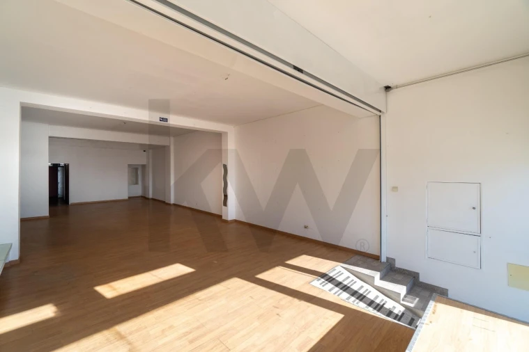 Loja para Venda em Quarteira Foto 6