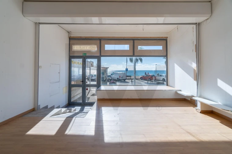 Loja para Venda em Quarteira Foto 2