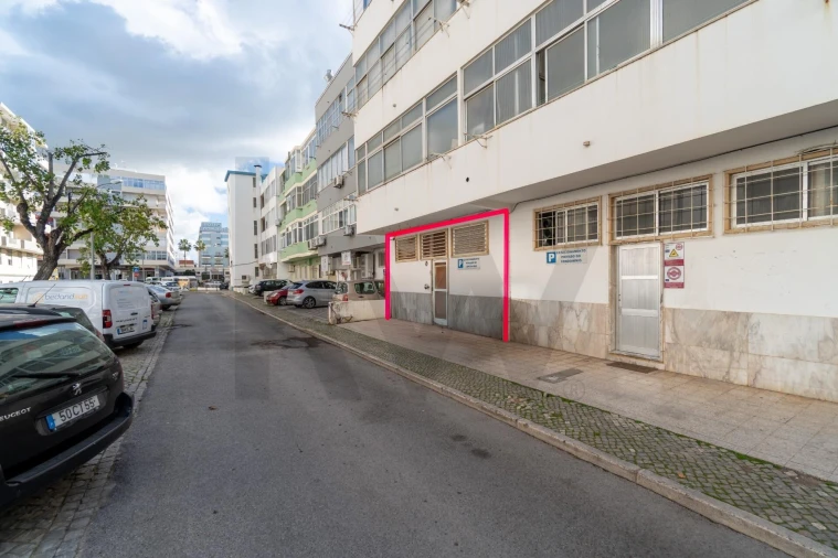 Loja para Venda em Quarteira Foto 42