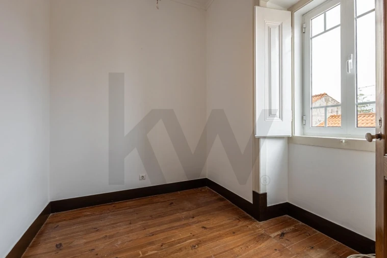 Apartamento T5 para Venda em Alcanhões Foto 19