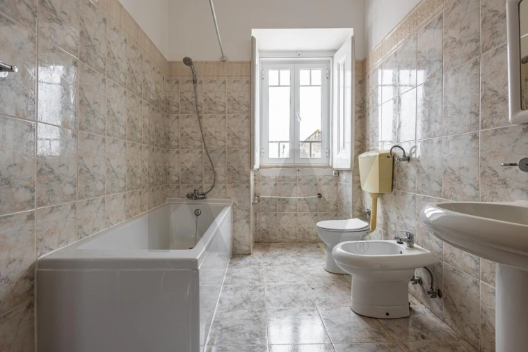 Apartamento T5 para Venda em Alcanhões Foto 32