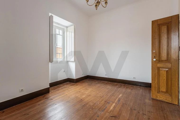 Apartamento T5 para Venda em Alcanhões Foto 5