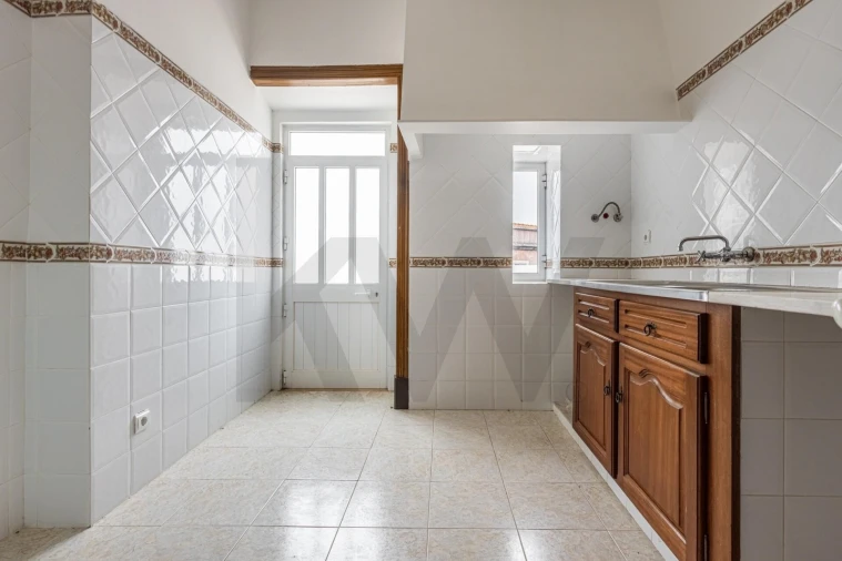 Apartamento T5 para Venda em Alcanhões Foto 7