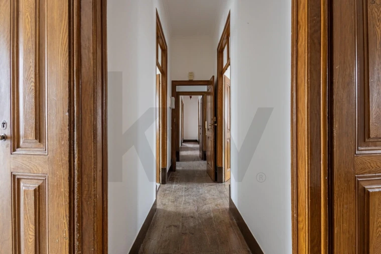 Apartamento T5 para Venda em Alcanhões Foto 3