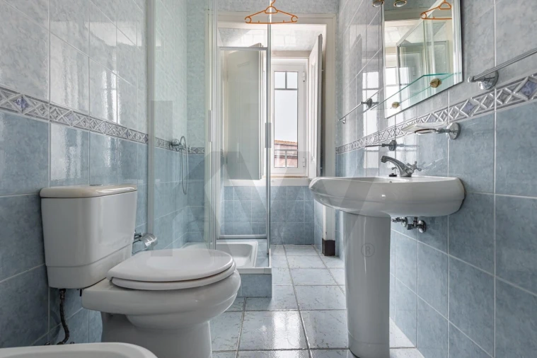 Apartamento T5 para Venda em Alcanhões Foto 8