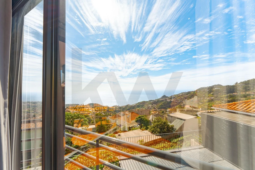 Moradia T4 para Venda em Estreito de Camara de Lobos Foto 53