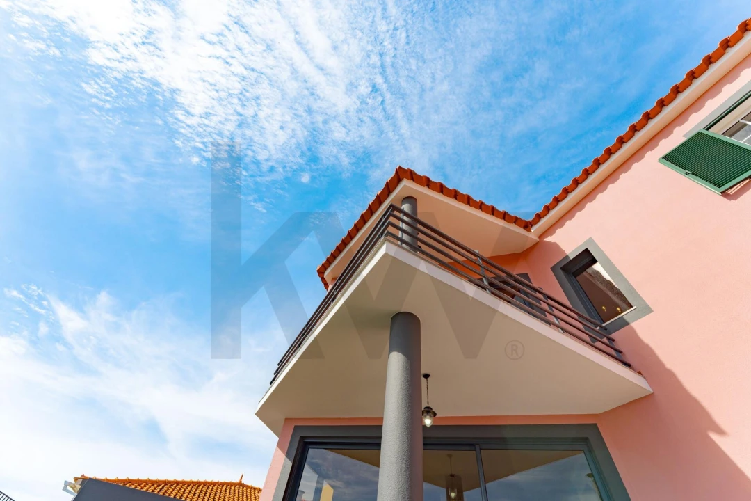 Moradia T4 para Venda em Estreito de Camara de Lobos Foto 43