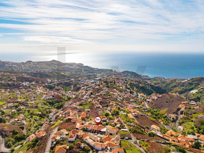 Moradia T4 para Venda em Estreito de Camara de Lobos Foto 75