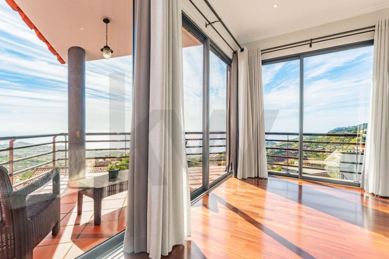 Moradia T4 para Venda em Estreito de Camara de Lobos Foto 20