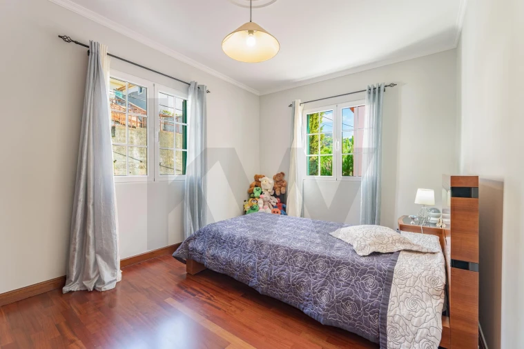 Moradia T4 para Venda em Estreito de Camara de Lobos Foto 30