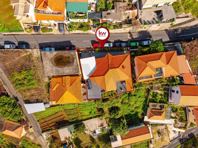 Moradia T4 para Venda em Estreito de Camara de Lobos Foto 70