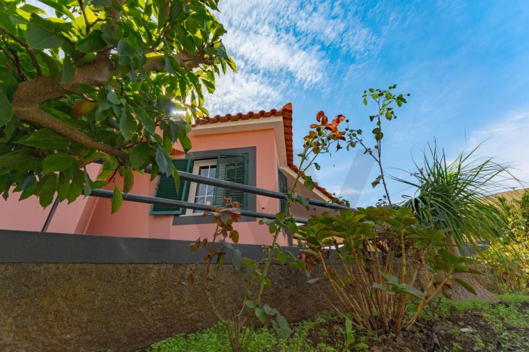 Moradia T4 para Venda em Estreito de Camara de Lobos Foto 41