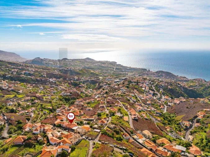 Moradia T4 para Venda em Estreito de Camara de Lobos Foto 74