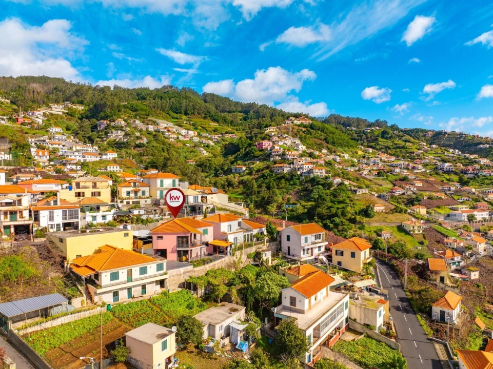 Moradia T4 para Venda em Estreito de Camara de Lobos Foto 81