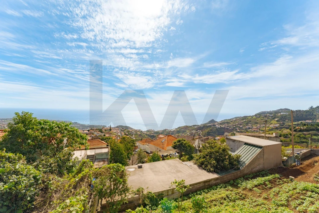 Moradia T4 para Venda em Estreito de Camara de Lobos Foto 84