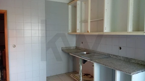 Apartamento T3 para Venda em Campanhã
