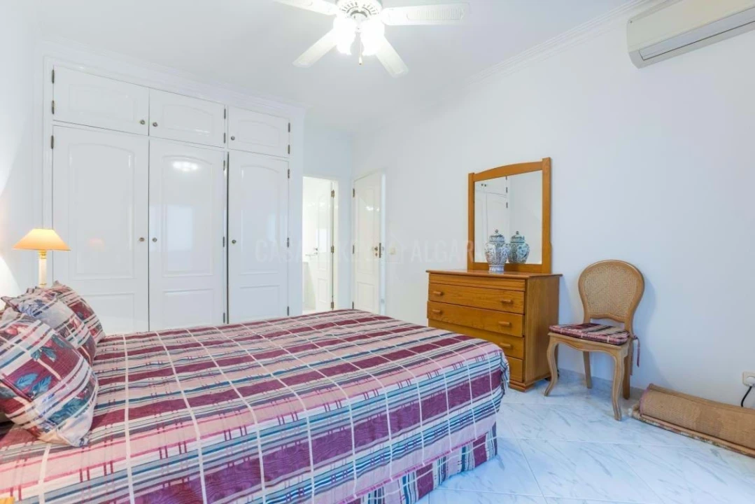 Apartamento T3 para Venda em Quarteira Foto 31