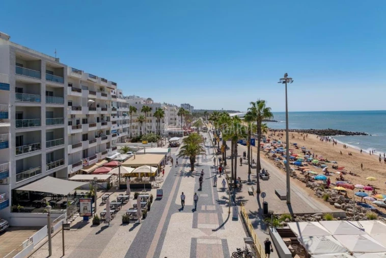 Apartamento T3 para Venda em Quarteira Foto 42