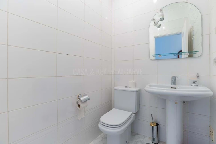 Apartamento T3 para Venda em Quarteira Foto 35