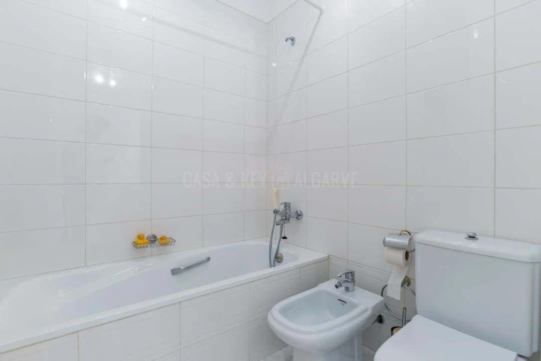 Apartamento T3 para Venda em Quarteira Foto 16