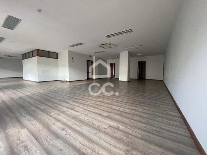 Escritório para Venda em Santo Tirso, Couto (Santa Cristina e São Miguel) e Burgães Foto 19