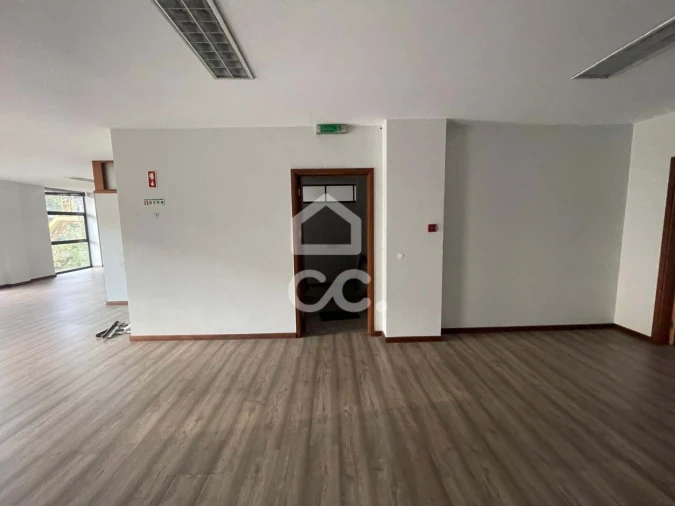 Escritório para Venda em Santo Tirso, Couto (Santa Cristina e São Miguel) e Burgães Foto 21