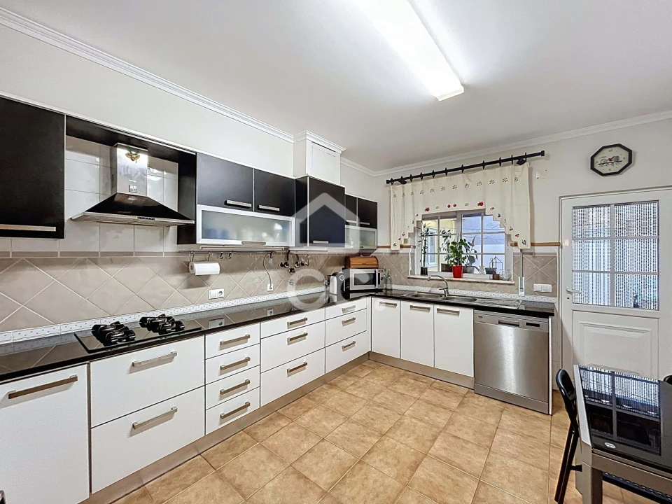 Moradia T4 para Venda em Bombarral e Vale Covo Foto 4