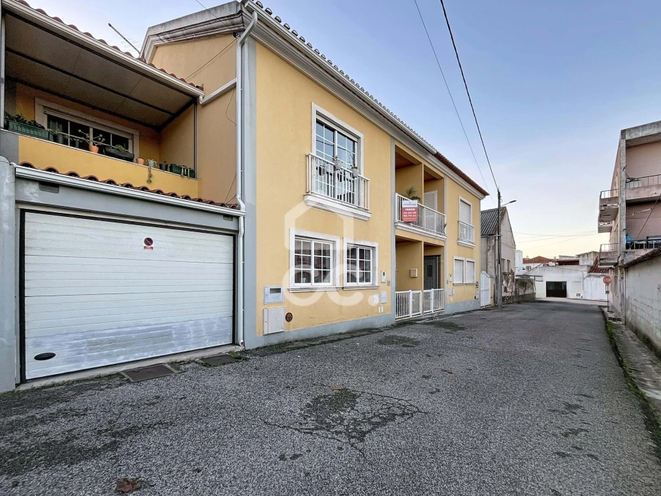 Moradia T4 para Venda em Bombarral e Vale Covo Foto 1