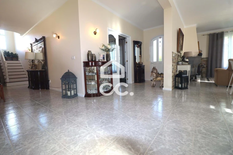 Moradia T5 para Venda em São Vicente Ferreira Foto 2