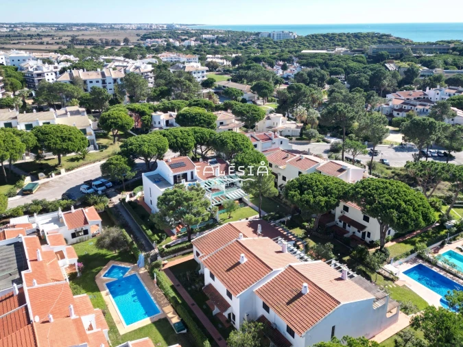 Moradia T2 para Venda em Albufeira e Olhos de Água Foto 25