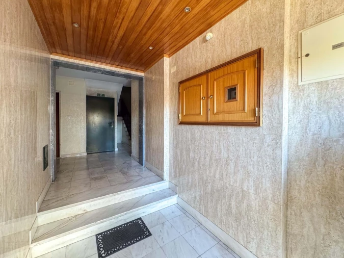 Apartamento T2 para Venda em Algueirão-Mem Martins Foto 31