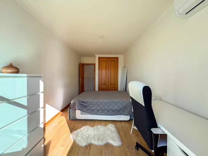 Apartamento T2 para Venda em Algueirão-Mem Martins Foto 16