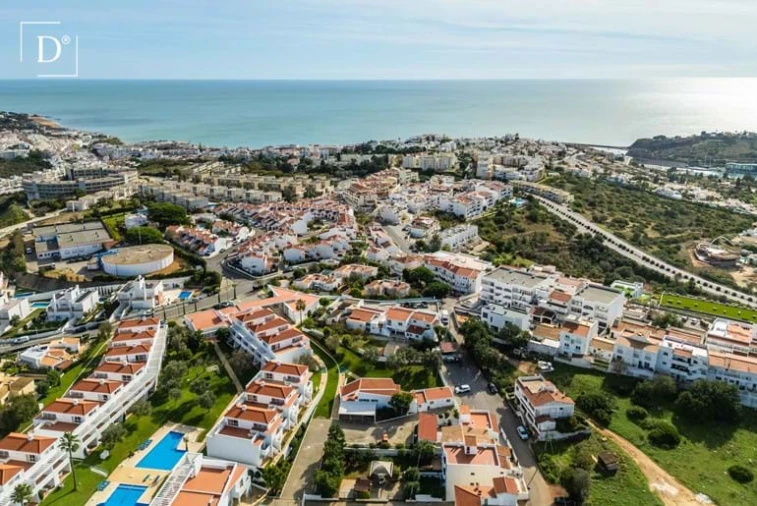 Moradia T5 para Venda em Albufeira e Olhos de Água Foto 2