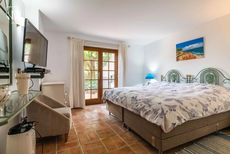 Moradia T5 para Venda em Albufeira e Olhos de Água Foto 8