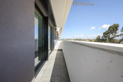 Apartamento T3 para Venda em Glória e Vera Cruz