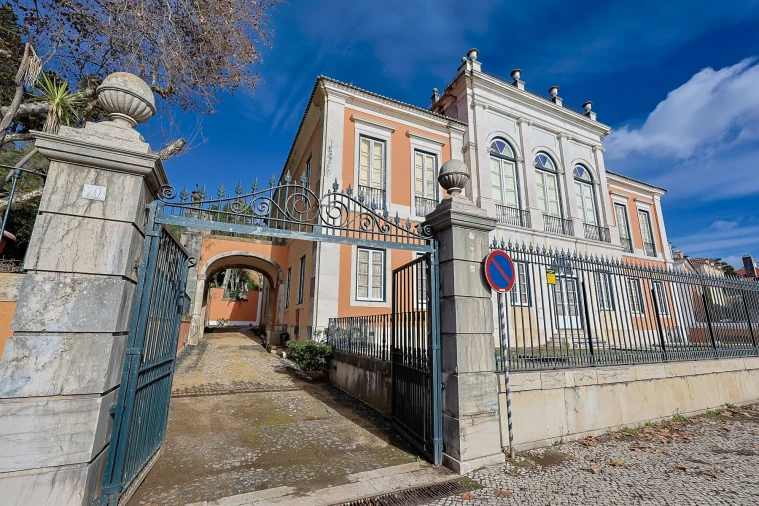 Moradia T15 para Venda em Oeiras e São Julião da Barra, Paço de Arcos e Caxias Foto 1