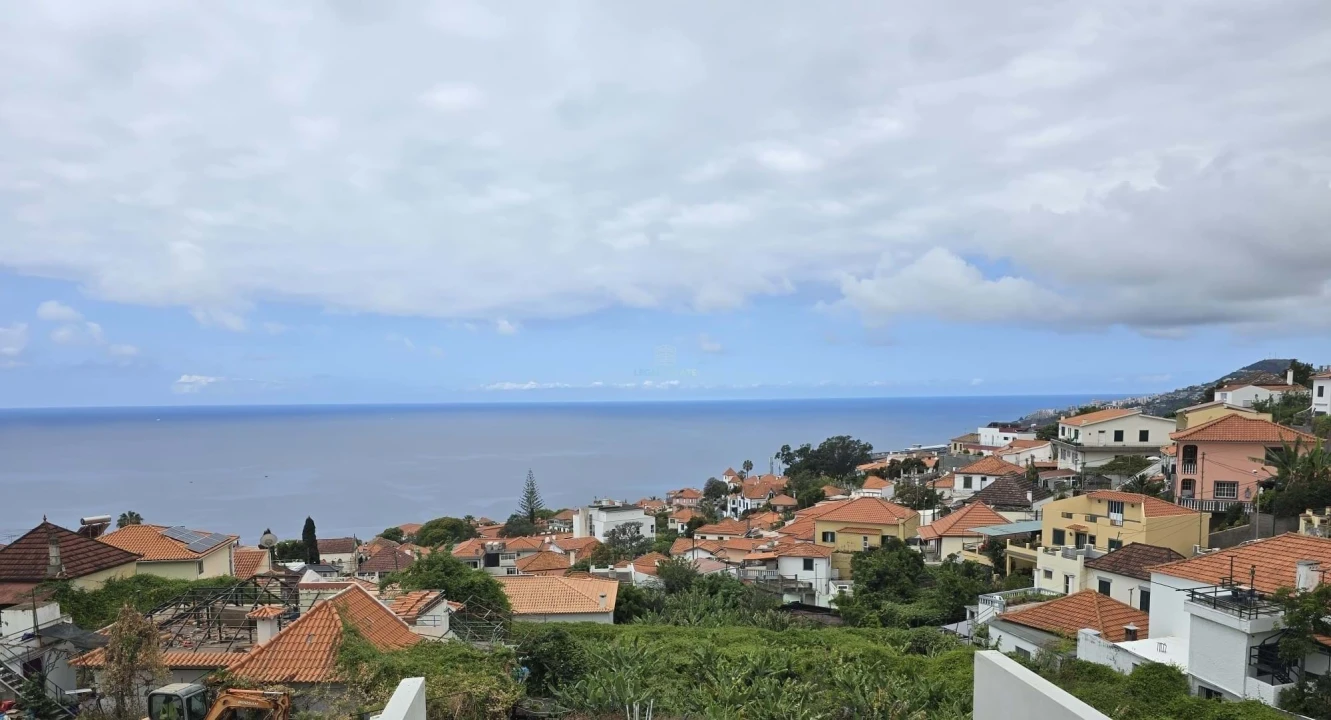 Moradia T3 para Venda em Funchal (Santa Maria Maior) Foto 1