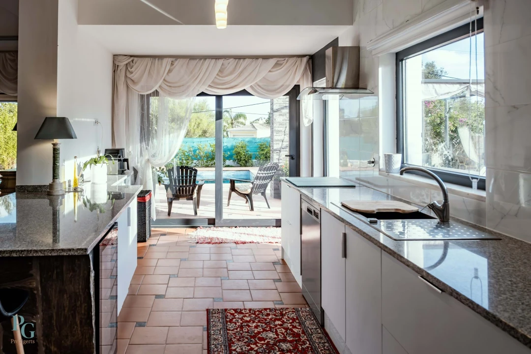 Moradia T4 para Venda em Mexilhoeira Grande Foto 34