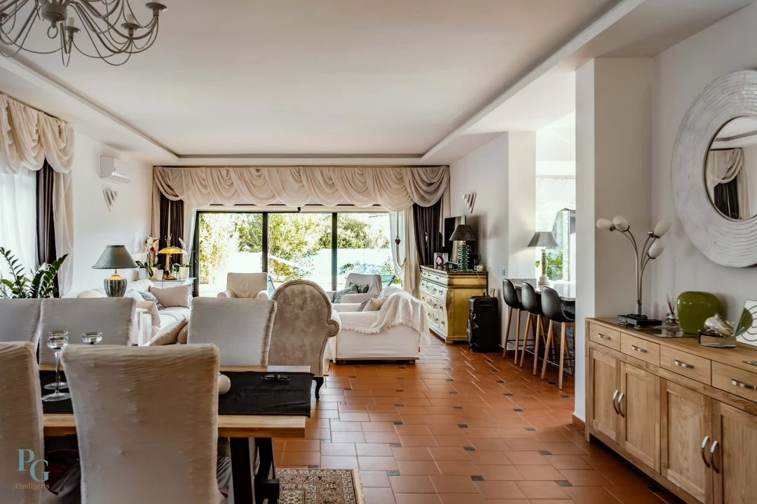 Moradia T4 para Venda em Mexilhoeira Grande Foto 23