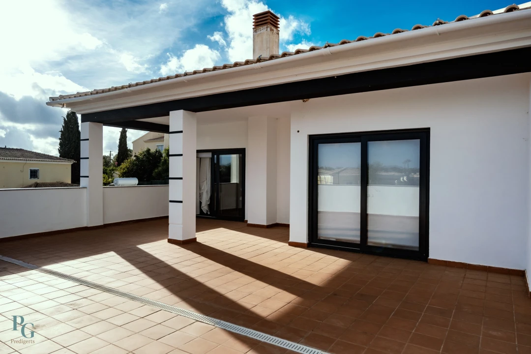 Moradia T4 para Venda em Mexilhoeira Grande Foto 47