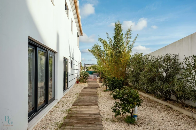 Moradia T4 para Venda em Mexilhoeira Grande Foto 9