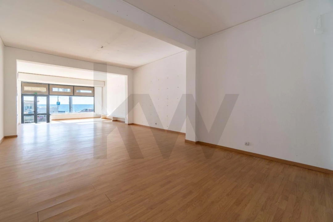 Negócio para Venda em Quarteira Foto 3