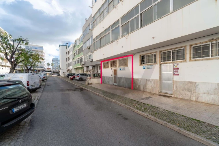 Negócio para Venda em Quarteira Foto 42