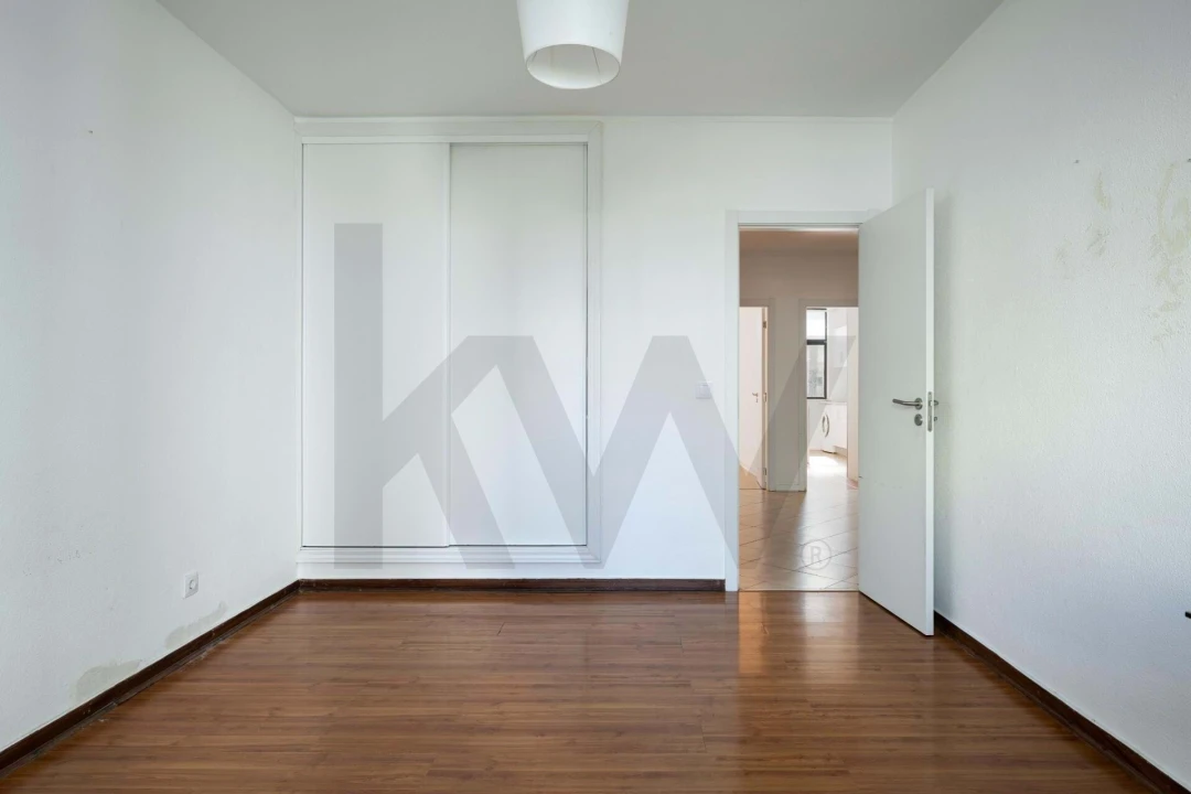 Apartamento T2 para Venda em Portimão Foto 6