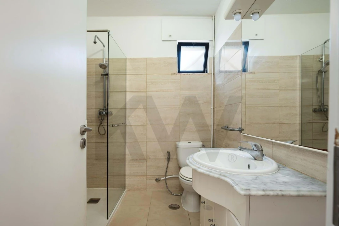 Apartamento T2 para Venda em Portimão Foto 12