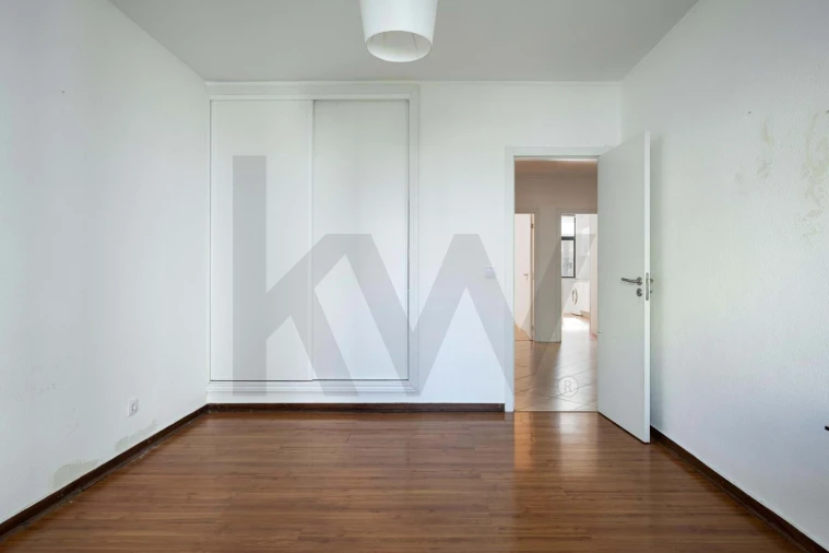Apartamento T2 para Venda em Portimão Foto 6