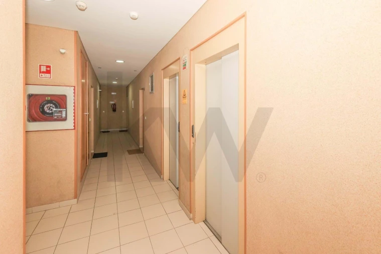 Apartamento T1 para Venda em Portimão Foto 13