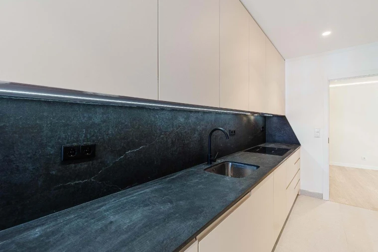 Apartamento T4 para Venda em Massamá e Monte Abraão Foto 3