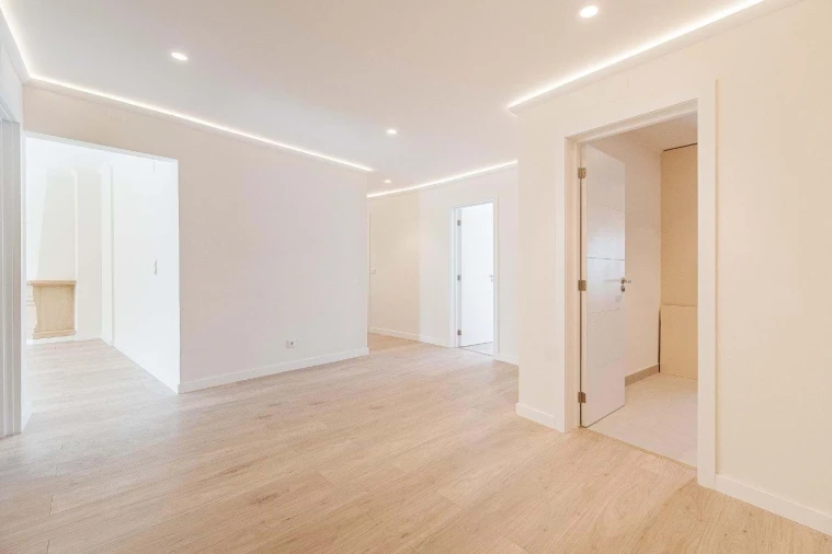 Apartamento T4 para Venda em Massamá e Monte Abraão Foto 19